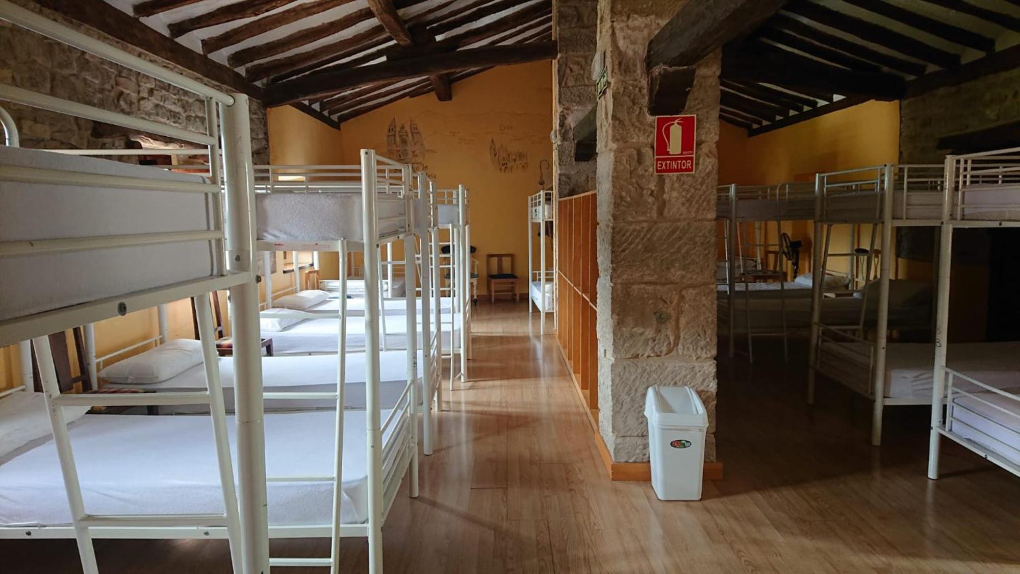 Albergue Sansol - El Oasis Del Camino Frances - Exclusivo Para Peregrinos Luaran gambar