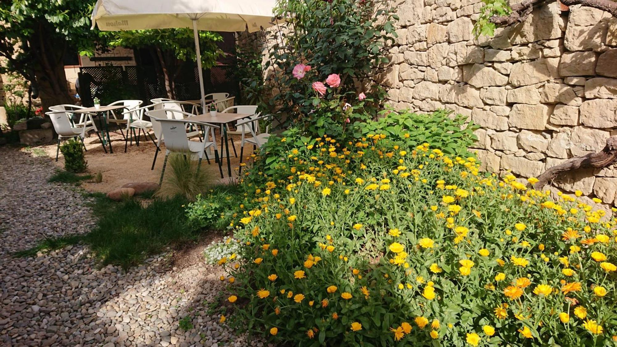 Albergue Sansol - El Oasis Del Camino Frances - Exclusivo Para Peregrinos Luaran gambar
